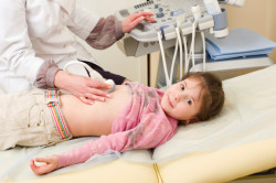 Процедура проведения УЗИ желудка у ребенка